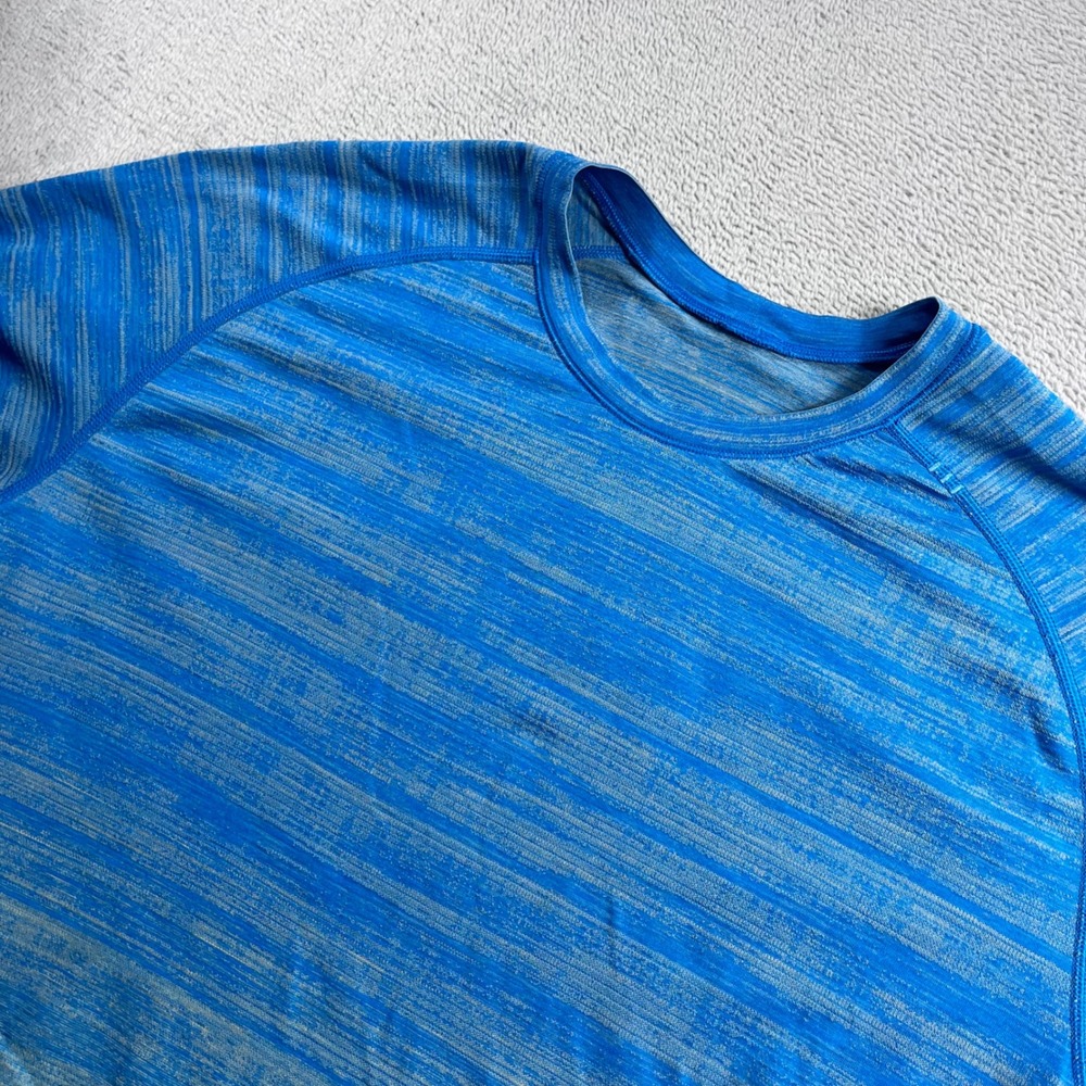 Lululemon Mens Metal Vent Tech Short Sleeve Shirt Blue Space Dye Size L